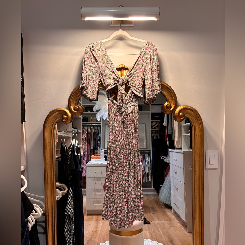Audrey 3+1 Floral Keyhole Dress